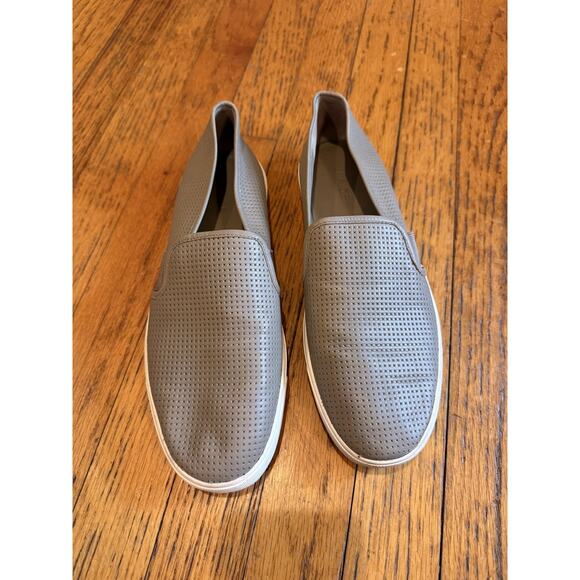Vince Shoes Womens Size 9.5 Gray Perforated Slip On Leather Stylish Casual Flats - Picture 1 of 8